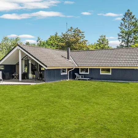 3 Bedroom Gorgeous In Vaeggerlose Bøtø By