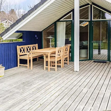 3 Bedroom Gorgeous In Vaeggerlose *