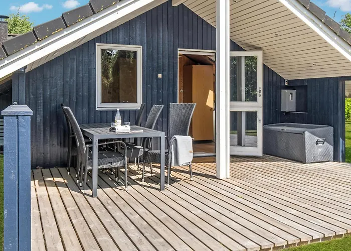 3 Bedroom Gorgeous In Vaeggerlose Сasa de vacaciones Bøtø By